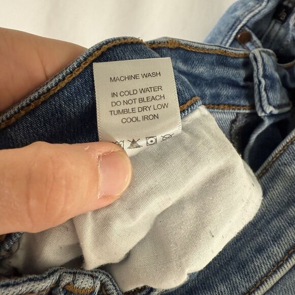 Judy Blue Boyfriend Fit Jeans Women's 13 31 Light Wash Blue Denim Distressed - Picture 8 of 12